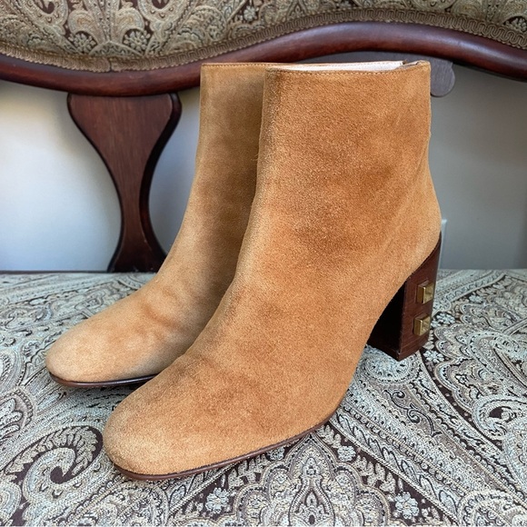 Stuart Weitzman Tan Suede Ankle Boots Studded Block Heel Retail $598 Size 7.5 - Picture 2 of 9